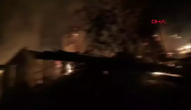 ÇORUM'DA KÖYDE ÇIKAN YANGINDA 2 EV VE 1 SAMANLIK KULLANILAMAZ HALE GELDİ