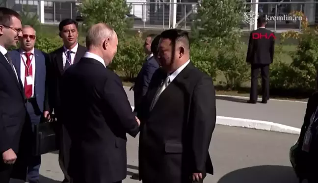 Putin ile Kim Jong-un bir araya geldi