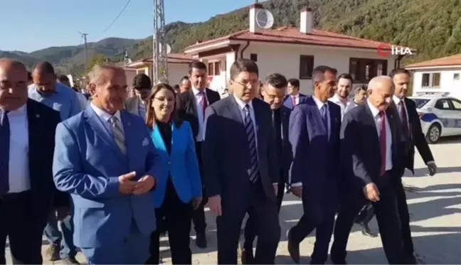 Adalet Bakanı Yılmaz Tunç, Bartın'da afet konutlarının kura çekimi ve açılış törenine katıldı