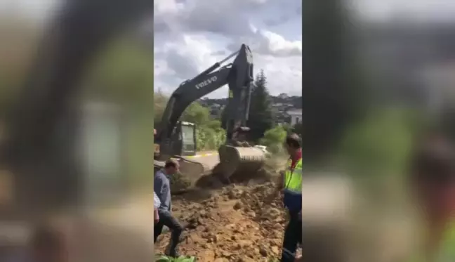 Park ve Yeşil Alanı Korumaya Çalışırken Başından Aşağı Hafriyat Dökülen Aslı Kıyak: 