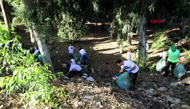 Yüreğir Belediyesi, Dünya Temizlik Günü'nde çöp toplama etkinliği düzenledi