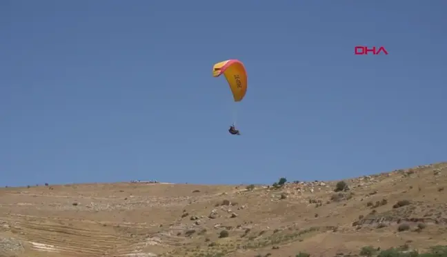 Siirt'te Yamaç Paraşütü Hedef Şampiyonası Gerçekleşti