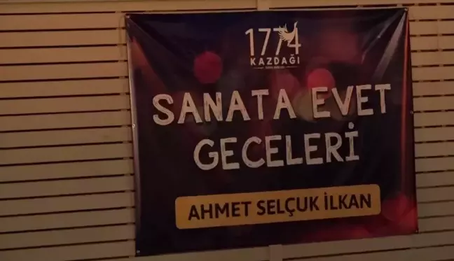 Tamer Levent'in Sanata Evet Platformu Edremit'te Sanat Geceleri Düzenledi