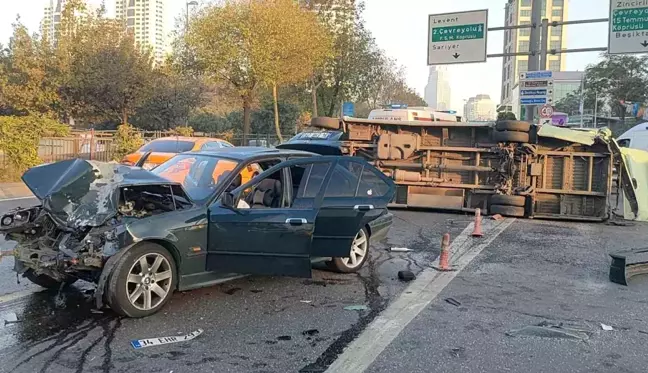 Beşiktaş'ta Otomobil ile Minibüs Çarpıştı: 4 Yaralı