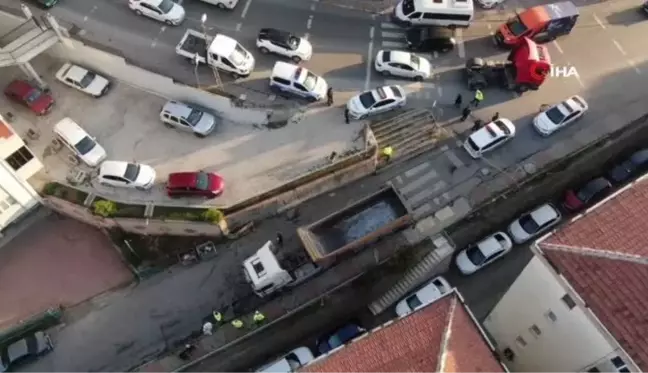 Alkollü sürücü hafriyat kamyonuyla dehşet saçtı: 2 polis ağır yaralı