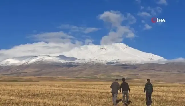 Süphan Dağı Beyaz Gelinliğini Giydi