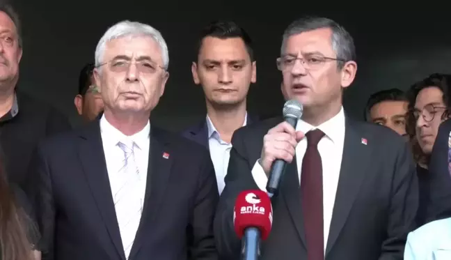 Özgür Özel, CHP Antalya İl Başkanlığı'nı Ziyaret Etti: 