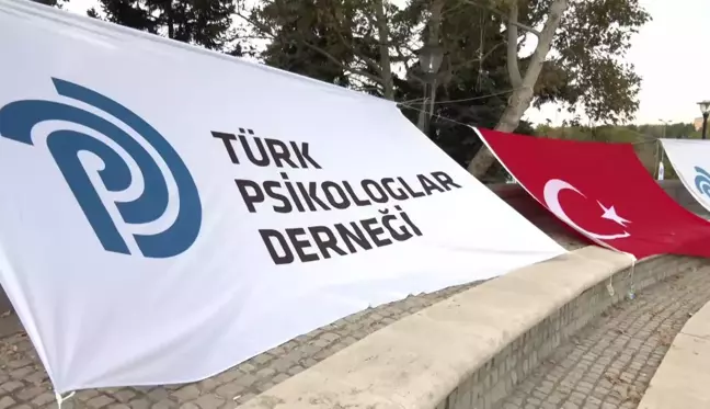 Türk Psikologlar Derneği Ankara'da Miting Düzenledi.