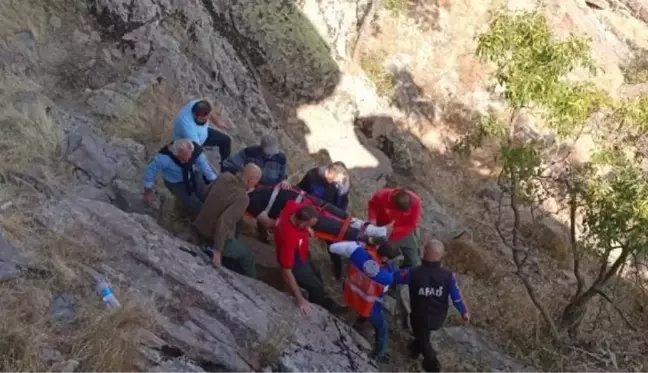 Tunceli'de Dağda Kaza: Ambulans Helikopterle Hastaneye Kaldırıldı