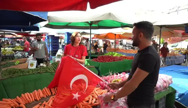 Konyaaltı Belediyesi 100. yıl kutlamaları kapsamında ilçeyi bayraklarla süsledi