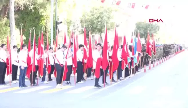 BURDUR'DA 29 EKİM COŞKUYLA KUTLANDI