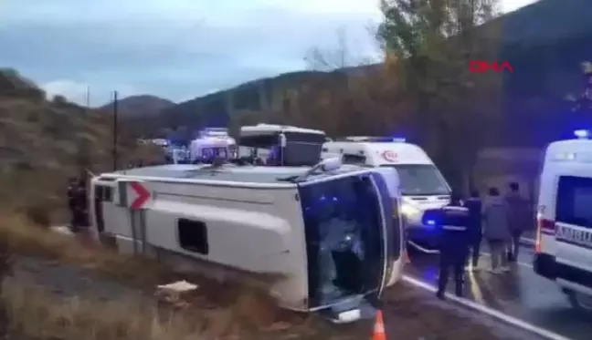 Amasya'da yolcu otobüsü devrildi: 20 yaralı