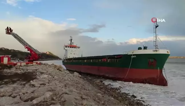 Kastamonu'da gemi karaya oturdu, 11 mürettebat kurtarıldı