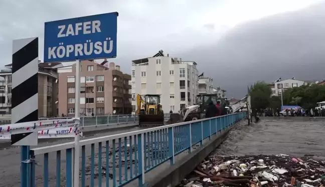 Edremit Belediyesi Yağmura Karşı Tedbir Alıyor