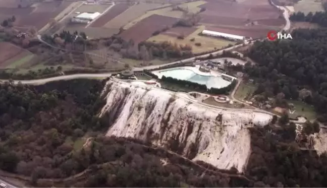 Bolu'nun Pamukkale'si Akkaya Travertenleri doğasıyla yaz kış vatandaşların ilgisini çekiyor