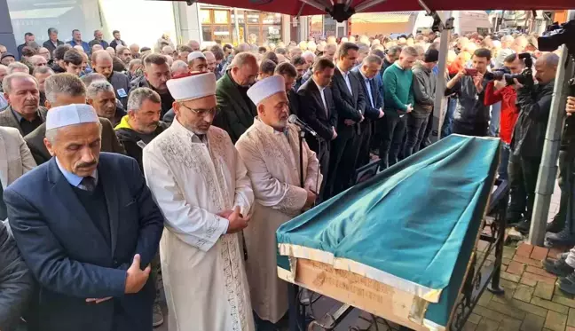 Trabzon'da Denizde Kaybolan Lise Öğrencisi Emir Berke Aşık Toprağa Verildi