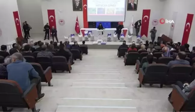 Muş'ta çiftçilere sertifikalı tohum dağıtıldı