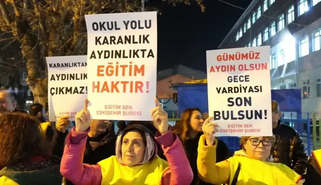 Eğitim Sen Eskişehir Şubesi Yaz Saati Uygulamasına Tepki Gösterdi