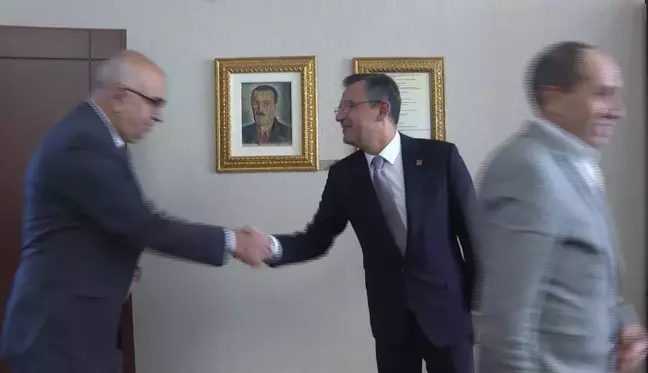 CHP Genel Başkanı Özgür Özel, KESK heyetini kabul etti