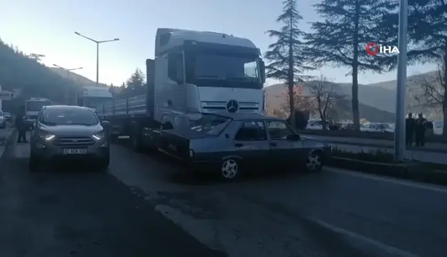 Isparta'da tır ile otomobil çarpıştı