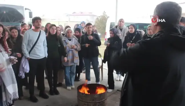 Iğdır'da parfüm ve kolonya üreten tesise eczacılık fakültesi öğrencilerinden ziyaret