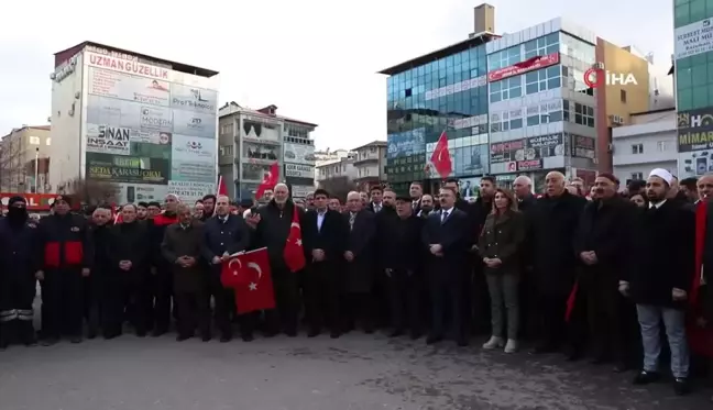 Iğdır'da dev Türk Bayraklarıyla teröre lanet yürüyüşü yapıldı