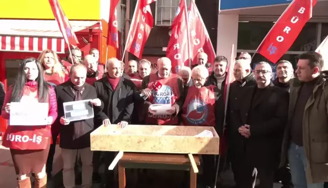 Büro İş Sendikası, Memur ve Emekliye Yapılan Zammı Tabutla Protesto Etti