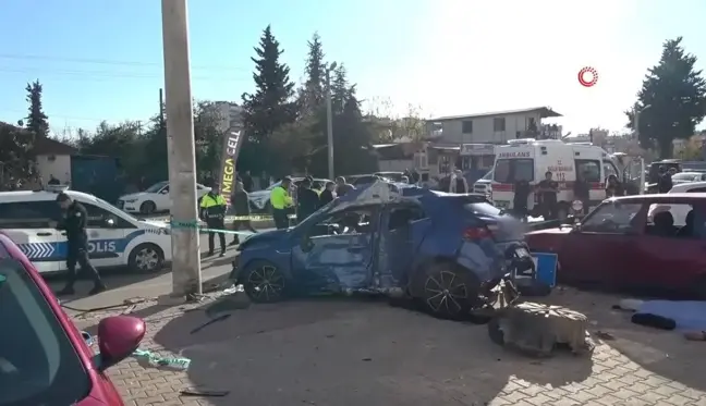 Durağa dalan otomobil, yaşlı çifti hayattan kopardı