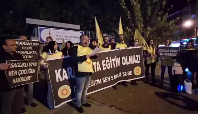 Eğitim-Sen İzmir 5 Nolu Şube, Yaz Saati Uygulamasını Protesto Etti