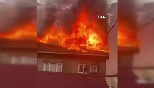 Şişli'de gecekondu alev alev yandı: Çocukların çıkarttığı yangın aileyi evsiz bıraktı