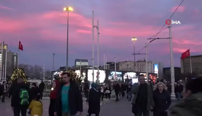 Taksim'de hayran bırakan gün batımı manzarası