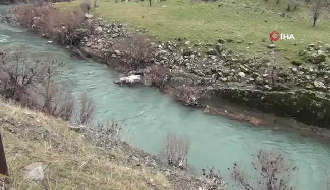 Aracı ile Habur Çayı'na düşen uzman çavuşu köylüler kurtardı