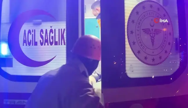 Zeytinburnu E-5 Karayolu'nda feci kaza: 1'i ağır 4 yaralı