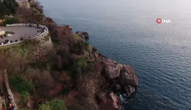 Antalya'da falezlerdeki manzara keyfi hastanede bitti