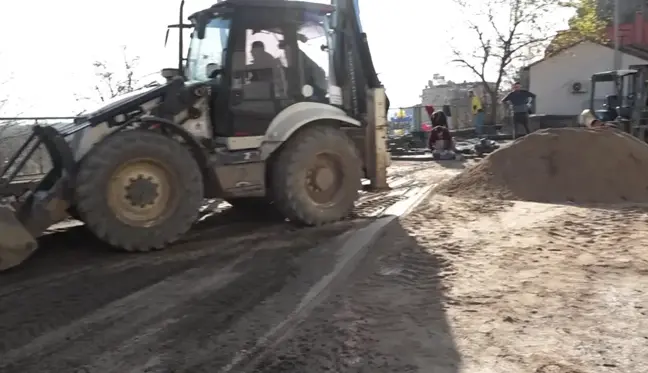 Edremit Belediyesi Avcılar Mahallesi Meydanı Yenileniyor