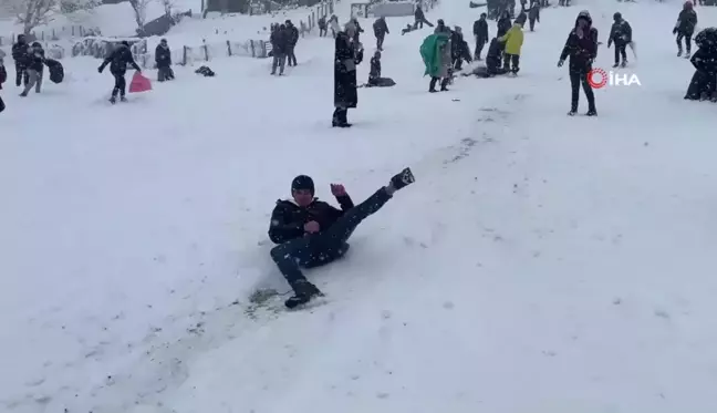 Ayder Kardan Adam Festivali'nde vatandaşlar doyasıya eğlendi