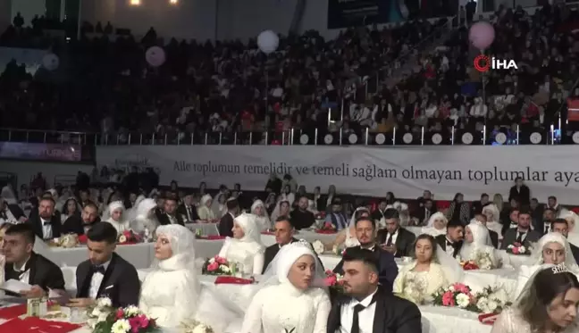 Fatma Şahin, 250 çiftin nikahını kıydı