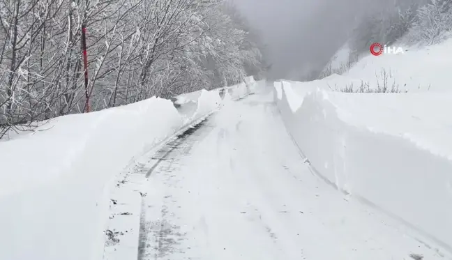 Kırklareli'nde kar kalınlığı 1 metreye ulaştı