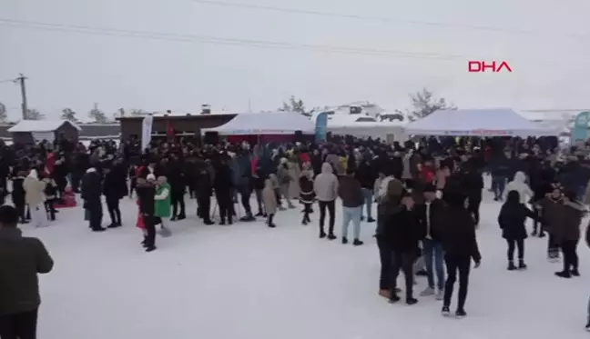 Bitlis Kar Festivali ve Meşaleli Kayak Gösterileri Renkli Görüntülere Sahne Oldu