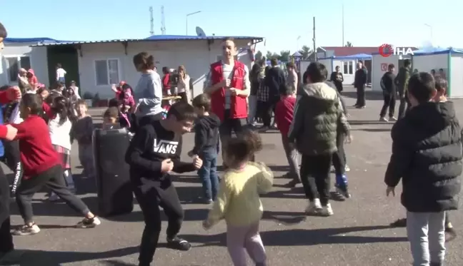 Geçici barınma merkezlerindeki çocuklara psikososyal destek sürüyor