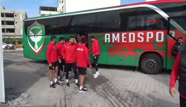 Amedspor ile İskenderunspor maç öncesi depremzedelerle buluştu