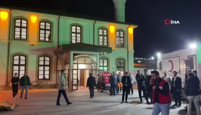 Miraç Kandili'nde depremde hayatını kaybedenler için gözyaşlarıyla dua