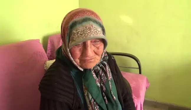 Depremzede Zihinsel Engelli Oğluyla Yaşayan 87 Yaşındaki Kadın Kirayı Ödeyemiyor