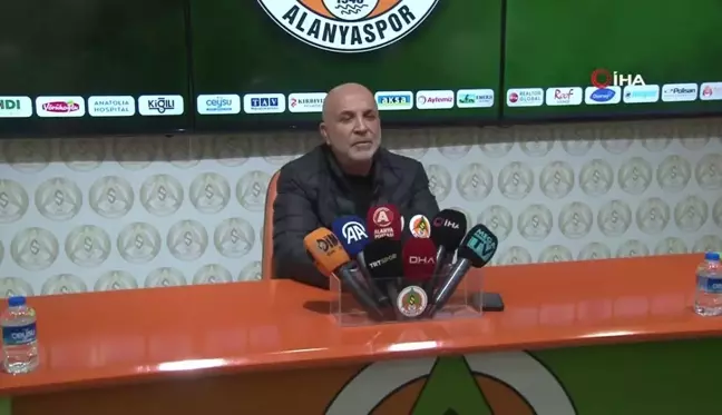 Alanyaspor Başkanı Çavuşoğlu'ndan Fenerbahçe maçındaki hakem kararlarına eleştiri