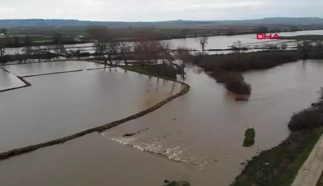 Çanakkale'de Sağanak Yağış Sonrası Karamenderes Çayı Taştı