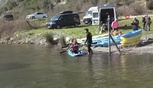 Küresel ısınmaya dikkat çekmek için kürek çektiler