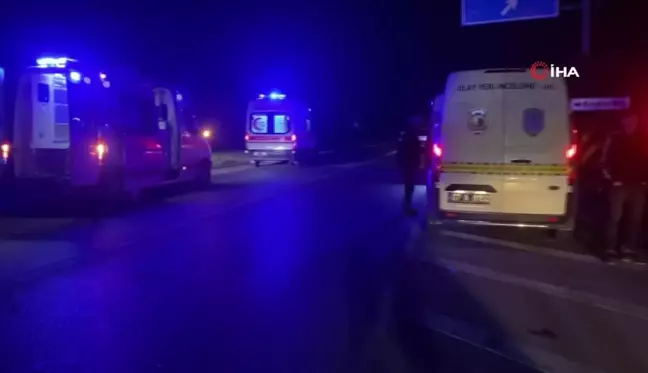 Antalya'da 3 aracın karıştığı feci kaza: 3 ölü