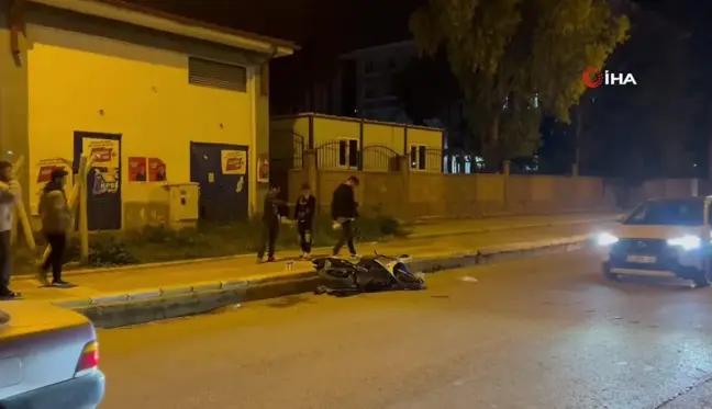 İskenderun'da hafif ticari araç ile motosiklet çarpıştı: 2 yaralı