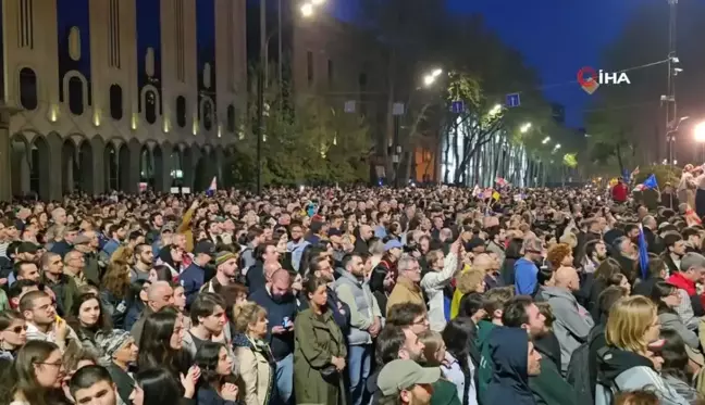 Gürcistan'da 'Yabancı Etkinin Şeffaflığı' yasa tasarısı protestoları devam ediyor: 14 gözaltı