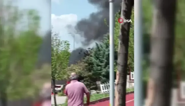 Ankara'da seyir halindeki araç alevlere teslim oldu